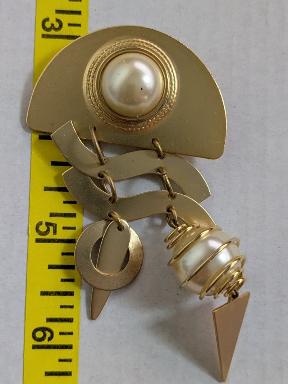 Abstract Modernist Gold Tone Faux Pearl Ball Beaded Dangle Brooch Pin